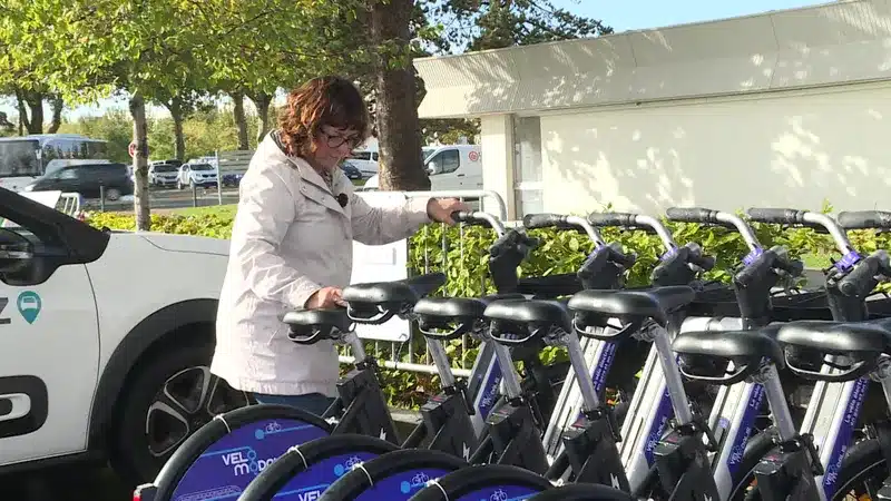 , Du quai au guidon : Royan innove en proposant des vélos électriques à louer dès la descente du train