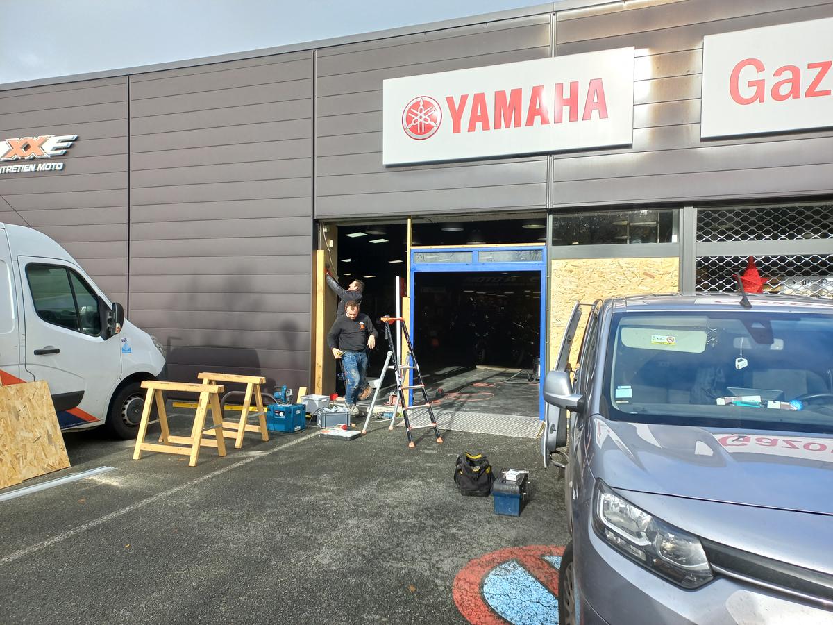 Charente-Maritime : à Royan, un casse à la voiture bélier chez un concessionnaire de motos