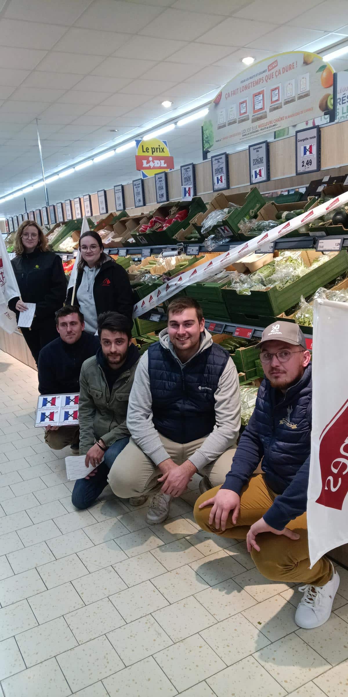 , Agriculteurs en colère : les Jeunes Agriculteurs ont visité des supermarchés à Saujon et Royan