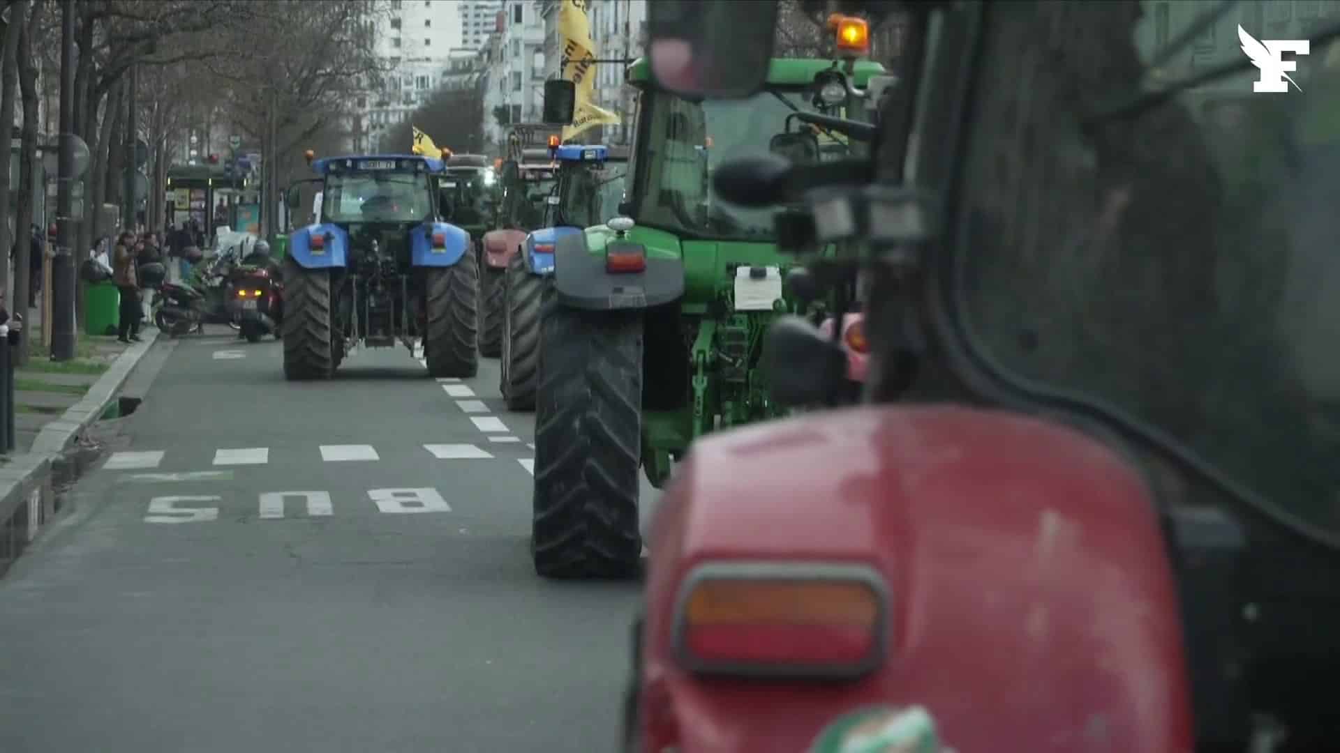 , Manifestation des agriculteurs: les tracteurs bloquent Paris
