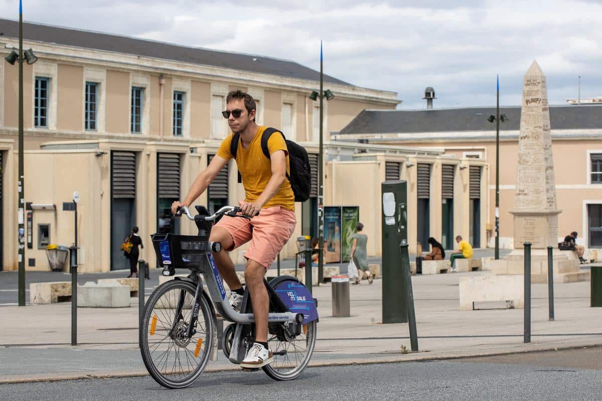 Les vélos à la sortie du TER, ça cartonne: encore plus de stations sur la ligne Angoulême-Royan
